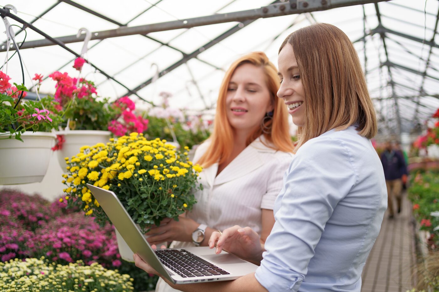 Nursery team using Growflo